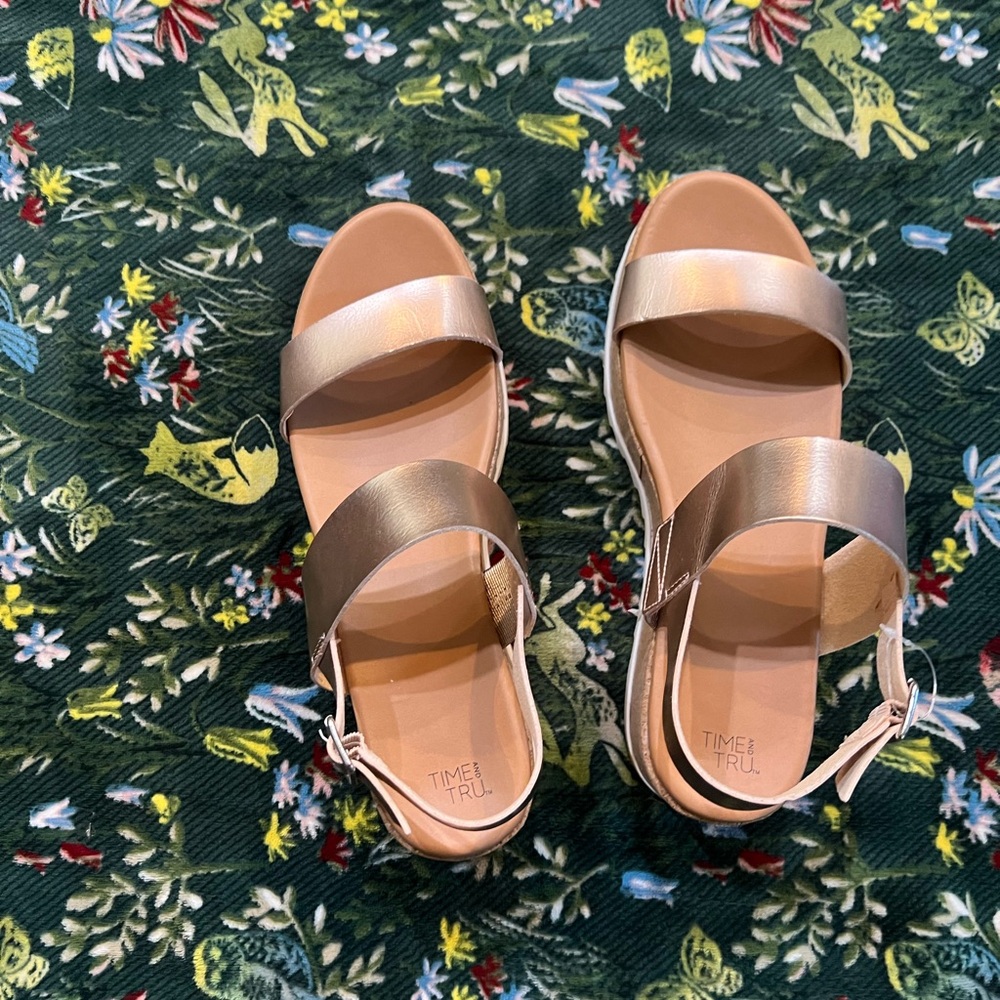 Time and Tru Women's Gold Sandals - Picture 8 of 9